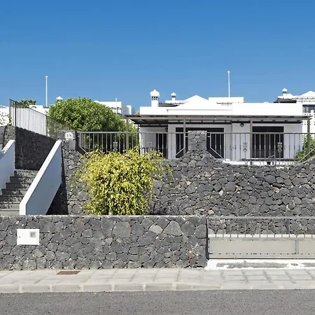 Villa Nazaret By *